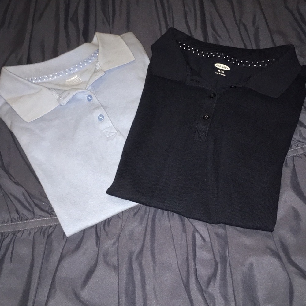 Lot 2 shirts 🚩3/$15